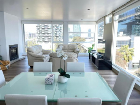 Docklands Luxury Penthouse Right Above The District Docklands, Melbourne